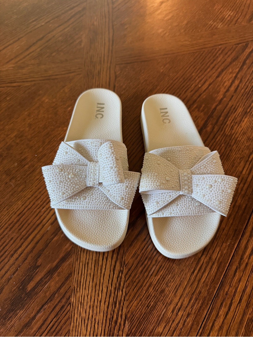 INC International Concepts White Bow Slide Sandals with Rhinestone Detail